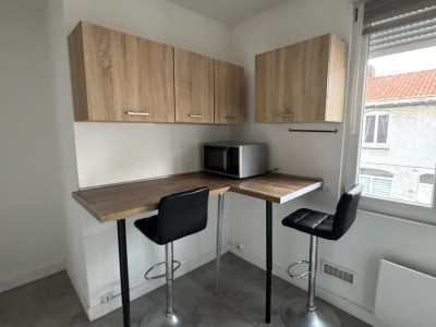 STUDIO A LOUER - WASQUEHAL - 17 m2 - 420 &euro; charges comprises par mois