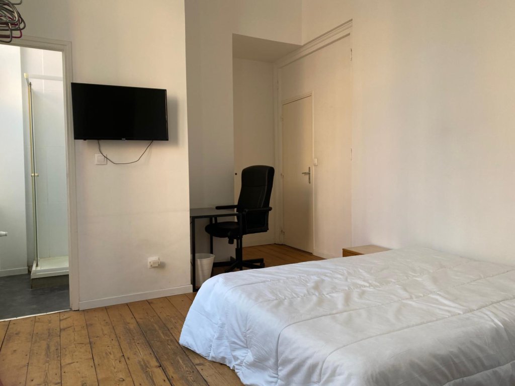 COLOCATION A LOUER - LILLE - 13.76 m2 - 650 &euro; charges comprises par mois