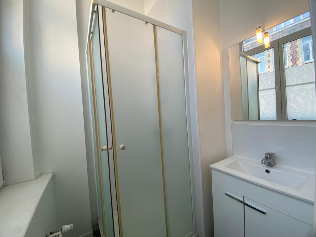 COLOCATION A LOUER - LILLE - 13.76 m2 - 650 &euro; charges comprises par mois