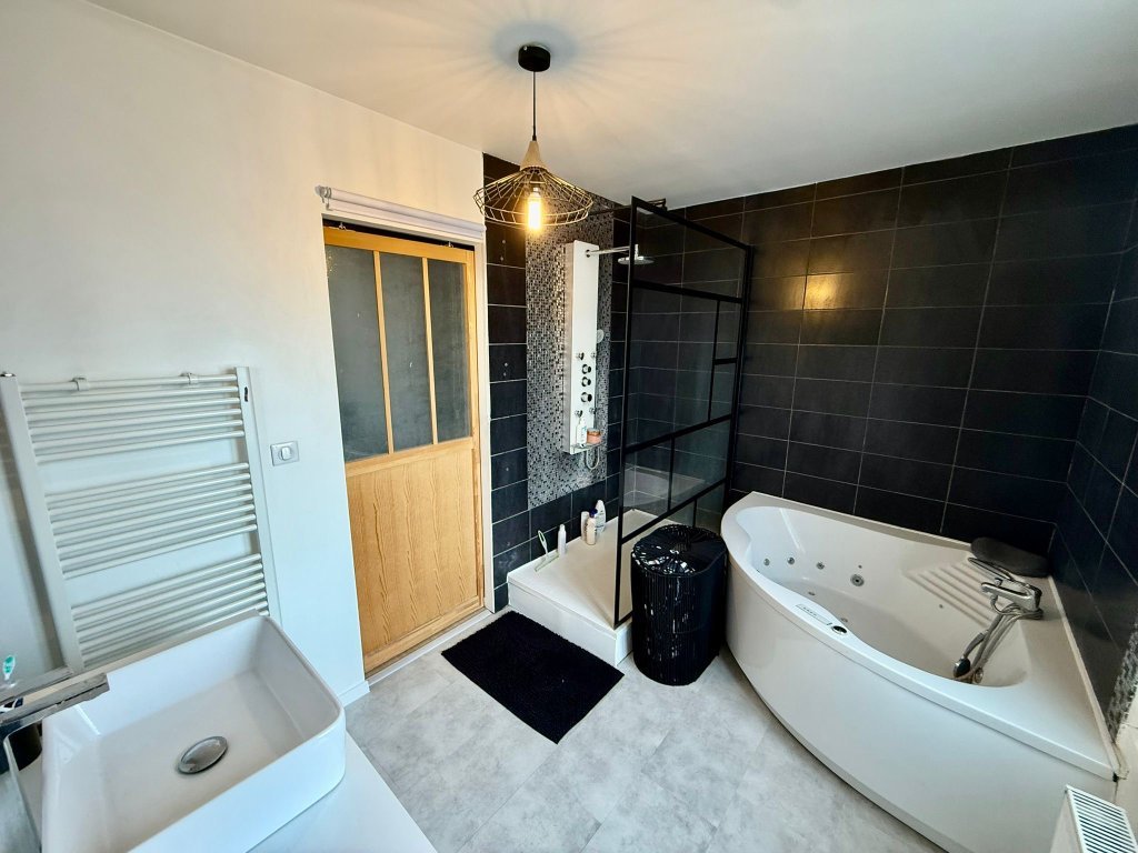 MAISON A VENDRE - CROIX - 156.96 m2 - 332�000�&euro;