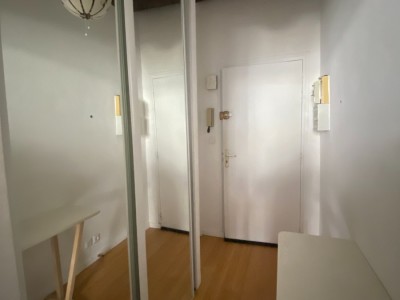 STUDIO VIEUX LILLE A LOUER - LILLE - 33 m2 - 849 € charges comprises par mois