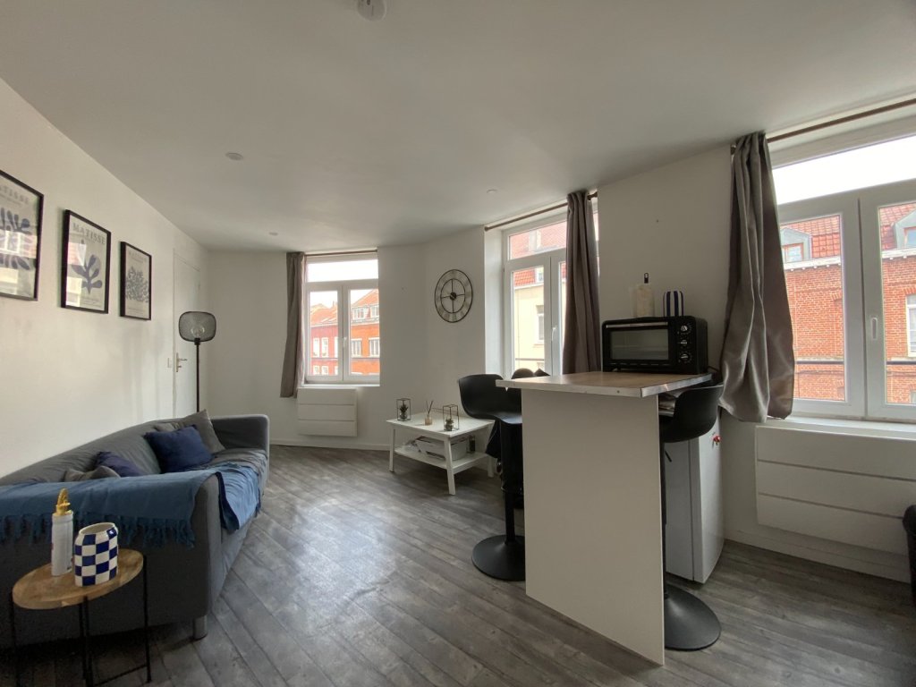 studio meublé A LOUER - LILLE - 25.64 m2 - 576 &euro; charges comprises par mois
