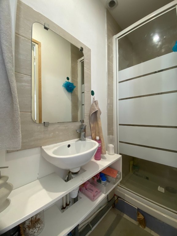 studio meublé A LOUER - LILLE - 25.64 m2 - 576 &euro; charges comprises par mois