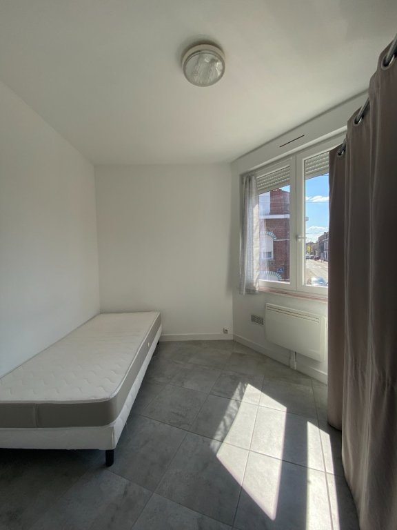 STUDIO A LOUER - WASQUEHAL - 16 m2 - 420 &euro; charges comprises par mois