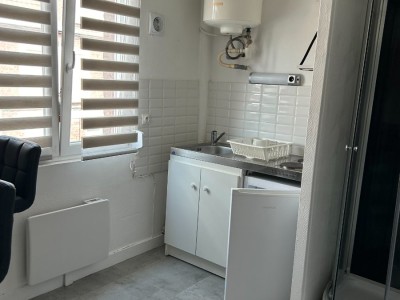 STUDIO A LOUER - WASQUEHAL - 17 m2 - 420 € charges comprises par mois