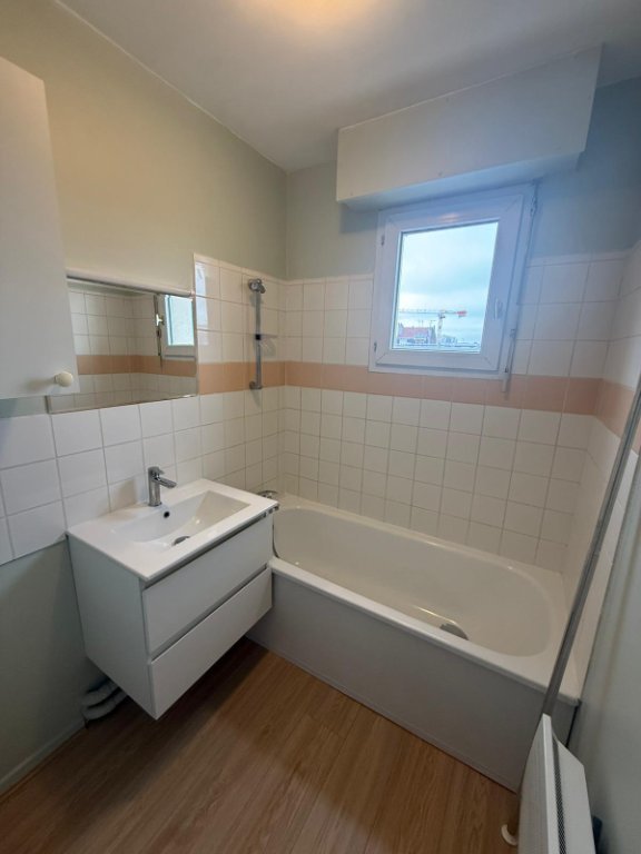 APPARTEMENT T2 A VENDRE - LA MADELEINE - 42.68 m2 - 199�000�&euro;