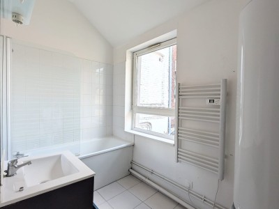 APPARTEMENT T3 A VENDRE - LA MADELEINE - 58.11 m2 - 174000€