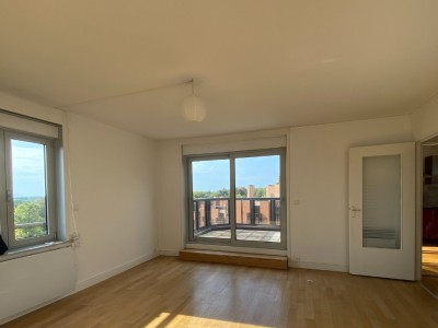 APPARTEMENT T4 A LOUER - MOUVAUX - 115 m2 - 1 891 &euro; charges comprises par mois