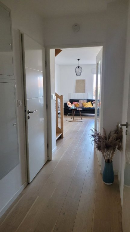 APPARTEMENT T4 A LOUER - WAMBRECHIES - 88.64 m2 - 1 450 &euro; charges comprises par mois