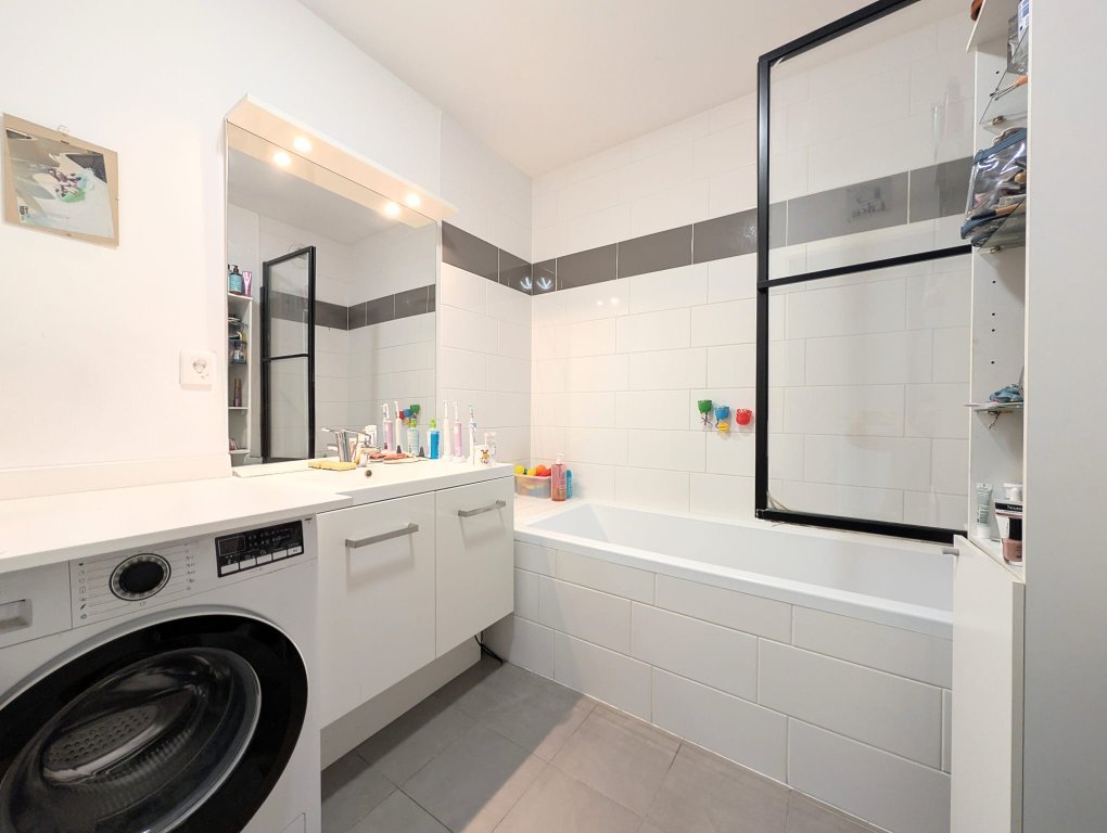 APPARTEMENT T4 A VENDRE - LILLE - 82 m2 - 245�000�&euro;